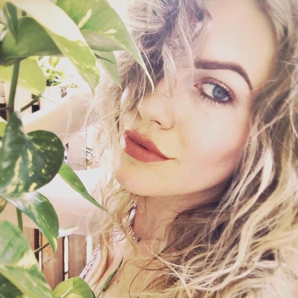 Meet your Posher, Whitney